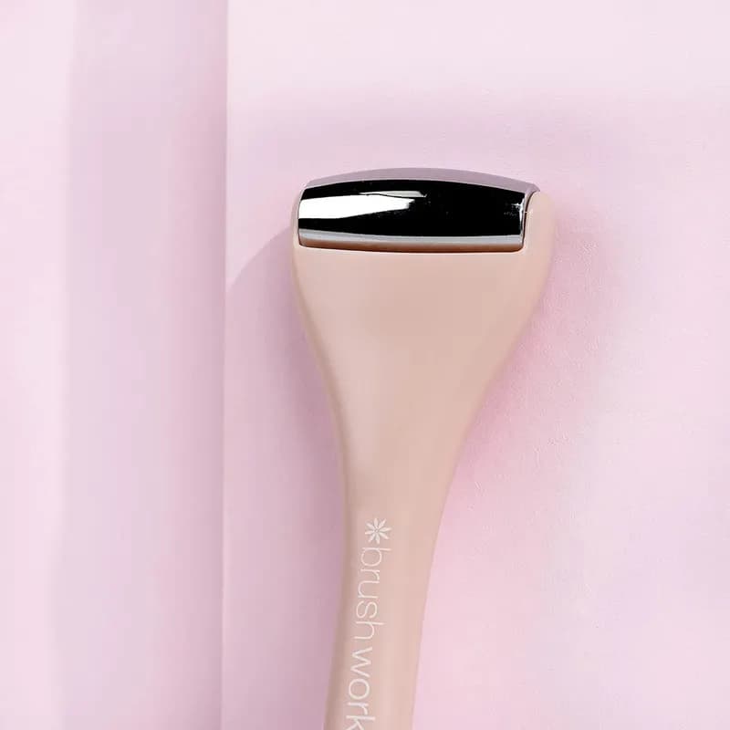 Brushworks Cryo Roller